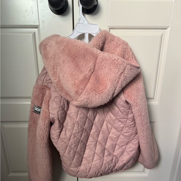$100 NWT 6x girl’s DKNY sport pink jacket with faux fur, pockets, hood - Picture 2 of 8